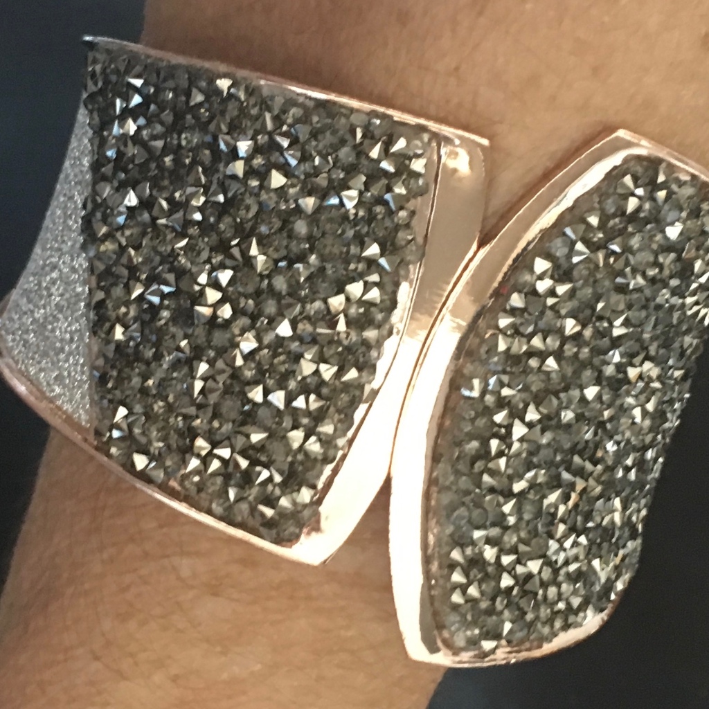 Ellen Tracy Silver Gold Black Cuff Bracelet Hinged 27$